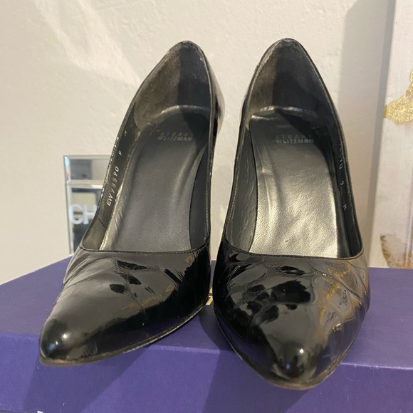 Stuart Weitzman Black Patent Leather croc pumps - Picture 5 of 6